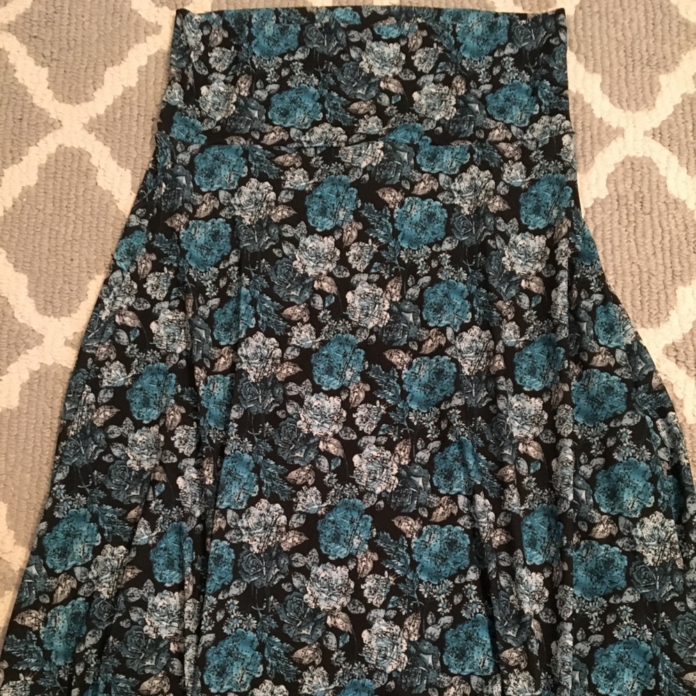 LuLaRoe Azure Skirt - Size S